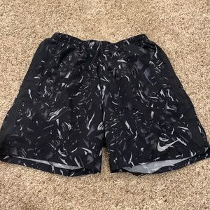 Black Nike Basketball/Running Shorts - Mid Thigh Length
